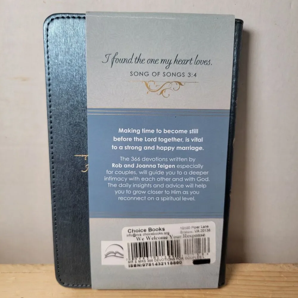 BOOK Mr. & Mrs. 366 Devotions for Couples - in LuxLeather - Leather Bound NEW